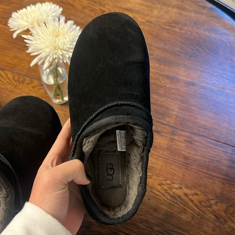 Women’s Ugg Mini Classic